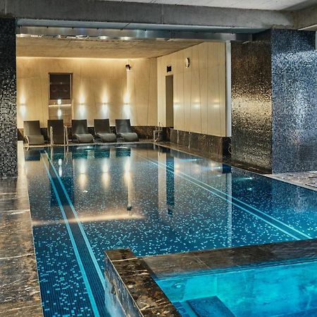 Hotel Monopol Wrocław Kültér fotó The pool at The Dorchester
