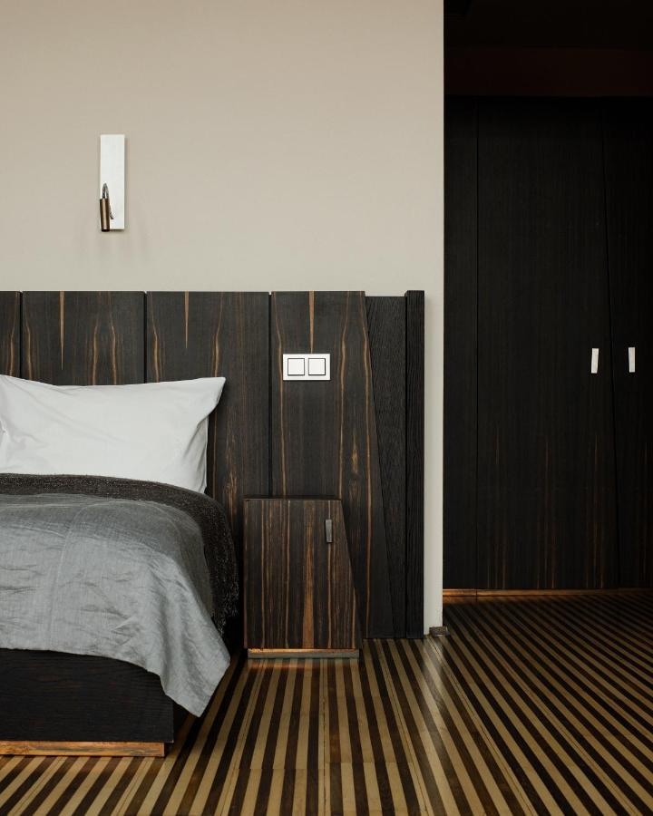 Hotel Monopol Wrocław Kültér fotó Ebony wood