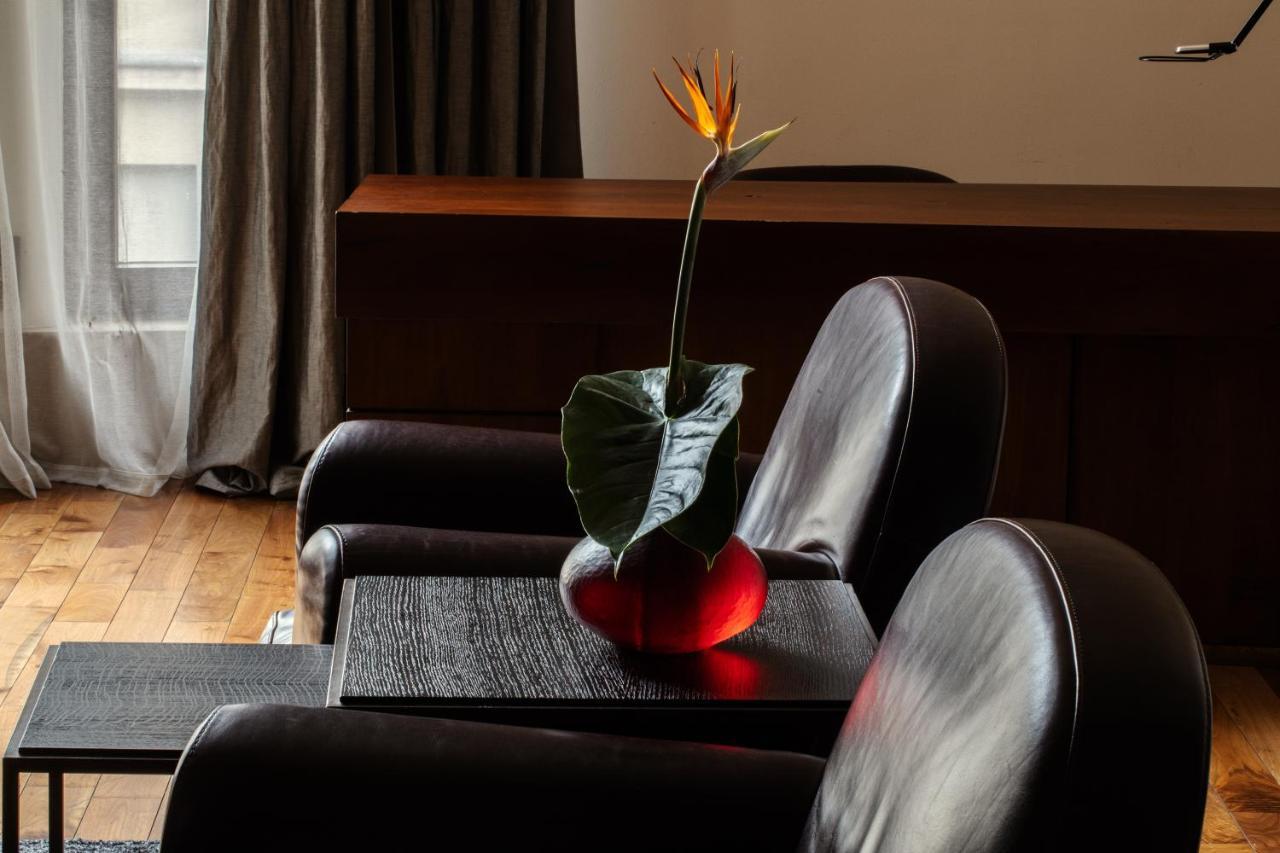 Hotel Monopol Wrocław Kültér fotó Bird of Paradise flower