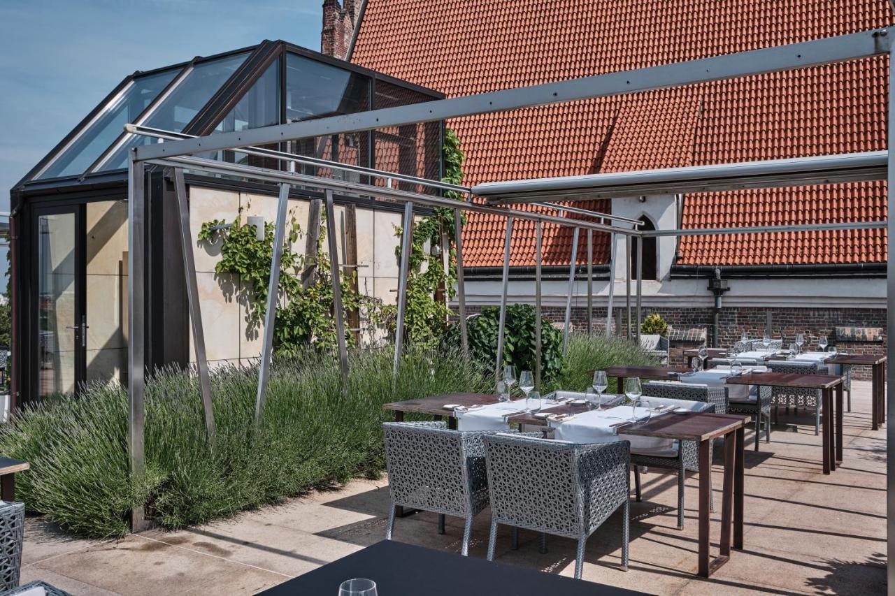 Hotel Monopol Wrocław Kültér fotó The rooftop terrace