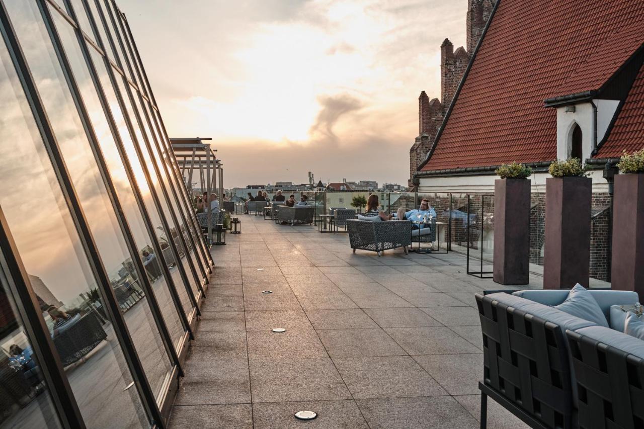 Hotel Monopol Wrocław Kültér fotó The rooftop terrace