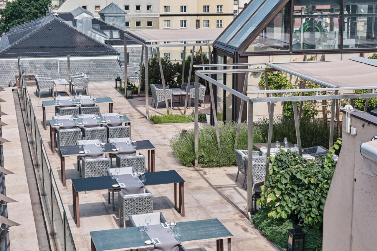 Hotel Monopol Wrocław Kültér fotó The rooftop terrace