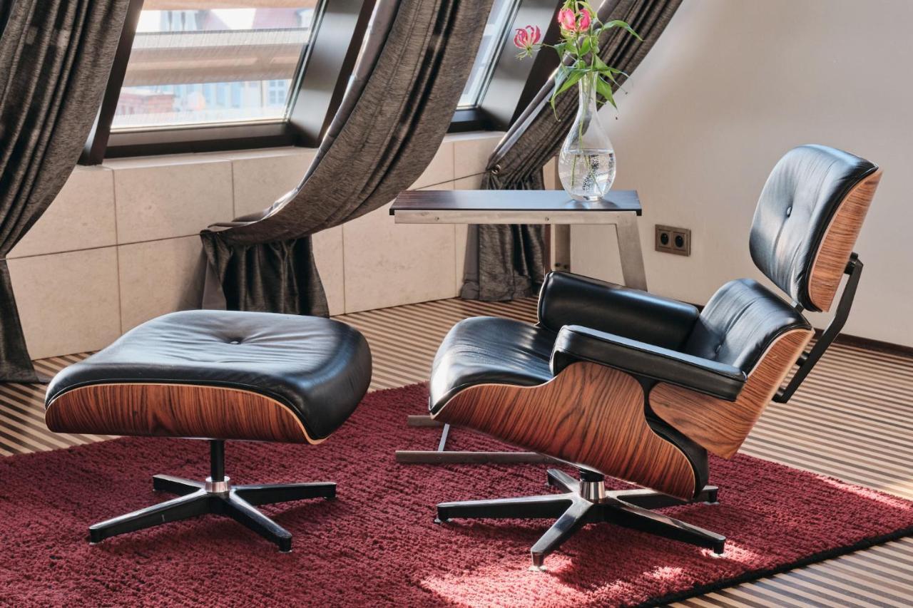 Hotel Monopol Wrocław Kültér fotó Eames Lounge Chair